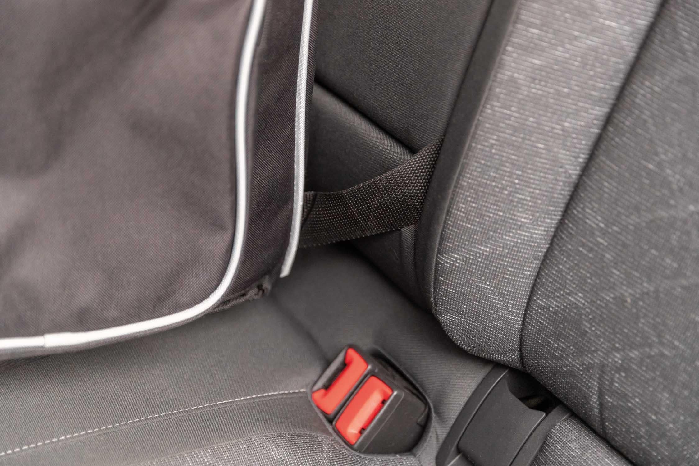 Bilsäte, Midi, 56 × 37 × 36 cm, svart/grå